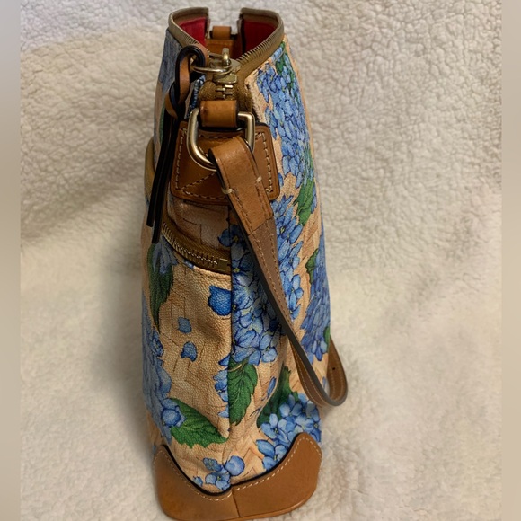 Dooney & Bourke Hydrangea Basketweave Shoulder Bag - Picture 5 of 14